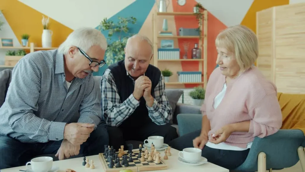 O que é senior living e como funciona esse modelo de moradia para idosos?