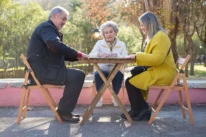 Quais atividades em grupo para idosos estão disponíveis em Brasília?