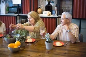 Day use para idosos inclui alimentação? O que saber?